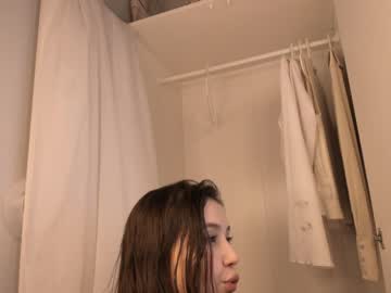 girl
        ritaschneider cam image #1162707