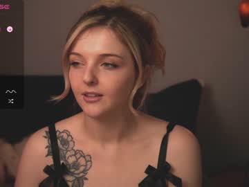 girl
        lucydelovely cam image #2758125
