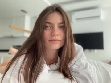 girl Nude Cam Girls Playing Games with kattyyy_catt