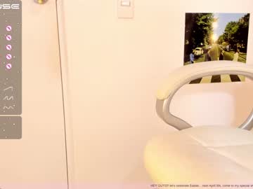girl
        little_effy18 cam image #1197415