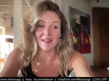 girl
        bloomyogi cam image #3344525