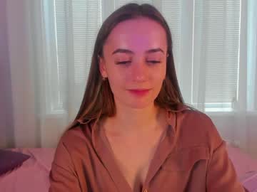girl
        angelina_new cam image #1329424
