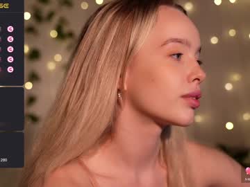 girl
        mother__of__dragons cam image #4918560