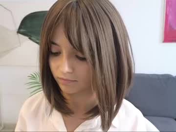 girl
        raychell_black cam image #2014558