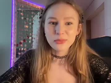 girl
        whoisalisa cam image #6796578