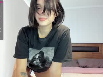 girl
        yourfreakygirl cam image #1463384