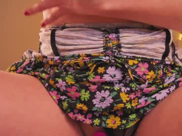 girl
        saltedhoney cam image #3580540