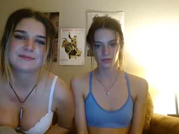 girl
        emmmafox14 cam image #1595318