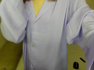 girl
        phoebepaw cam image #3241257