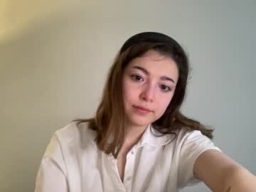 girl
        lilellina cam image #6804630