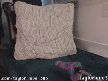 girl
        taylor_love_303 cam image #906558
