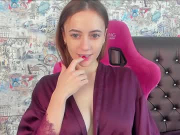 girl
        angelina_new cam image #2729313
