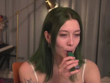 girl
        kina_ka cam image #5797536