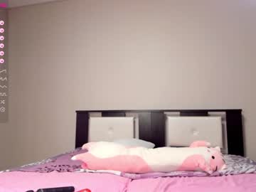 girl
        raru_mi cam image #1313310