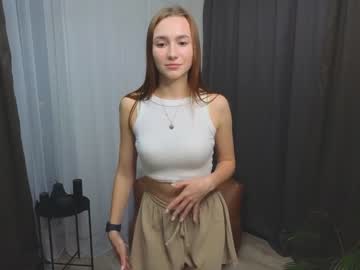 girl
        noreenhickory cam image #4219176