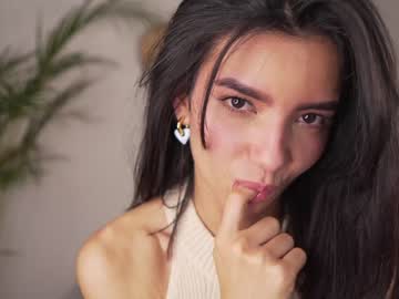 girl
        urcutelinda cam image #4106056