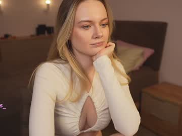 girl
        your_kat cam image #3650958