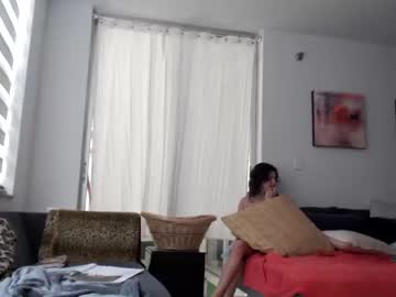 girl
        frenchava cam image #1505526