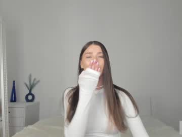girl
        violetta_finch cam image #4247173
