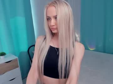 girl
        keeleyellick cam image #4798334