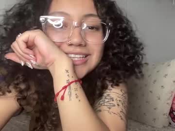 girl
        miaxrain cam image #6758991