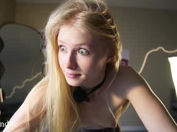girl
        bestblondiiecb cam image #6498406