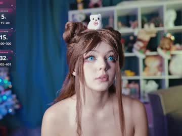 girl
        madnessalise cam image #5792376