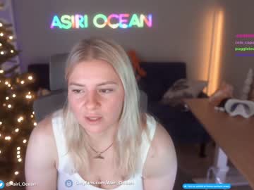 girl
        asiri_ocean cam image #3004759