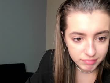 girl
        coy_amina_ cam image #748926