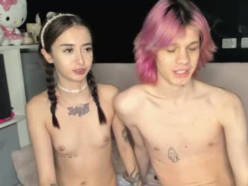 couple
        alien_nie cam image #1154064