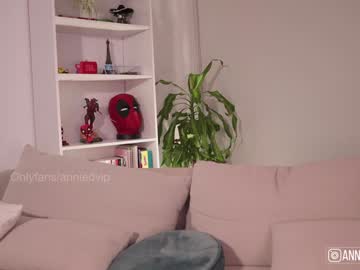 girl
        annie_dreams cam image #5055375