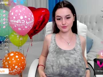 girl
        emmika_ cam image #1722234