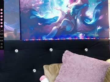 girl
        xenomy cam image #2299713