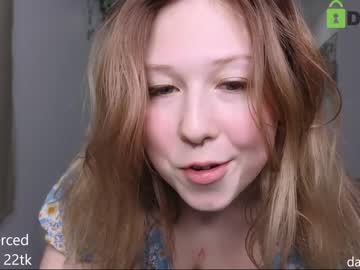 girl
        lottie_shine cam image #3666150