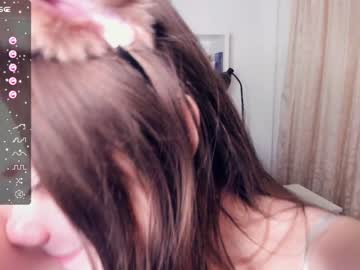girl
        kristi_zenn cam image #3179386