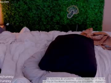 girl
        runesy cam image #1271692