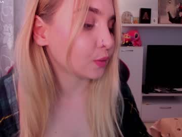 girl
        sweetmila1 cam image #2697531