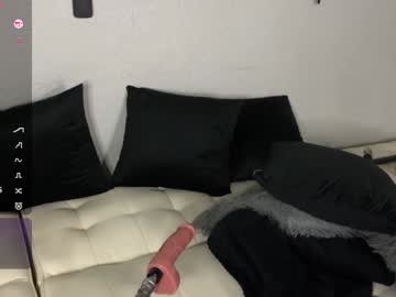 couple
        jinxy_moans cam image #5450124