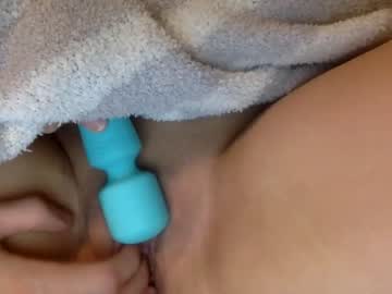 girl
        sandyash27 cam image #1588168