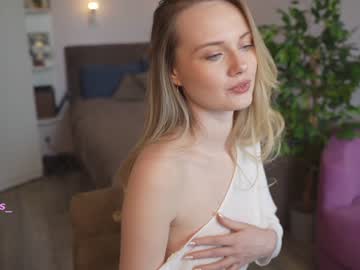 girl
        your_kat cam image #3930061