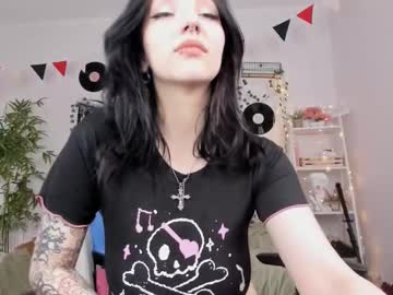 girl
        vivian_qwerty cam image #6076996