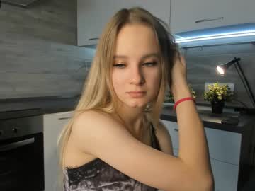 girl
        margaretwilkinson cam image #2971444