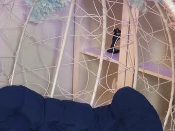 girl
        moiragrise cam image #5471560
