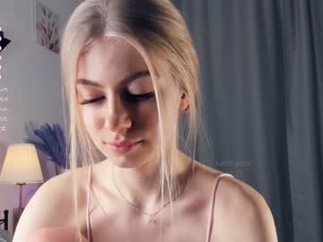 girl
        kateharrise cam image #3025941