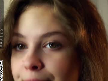 girl
        a_whole_eternity cam image #4011676