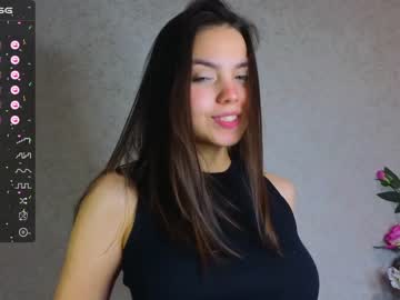 girl
        lunaaokii cam image #3450475