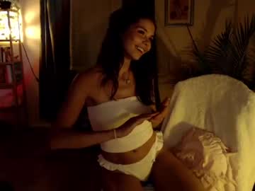 girl
        lilyofearth cam image #3877952