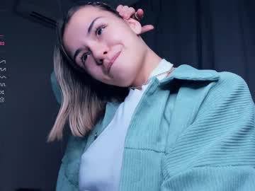 girl
        niki_nice cam image #2852313