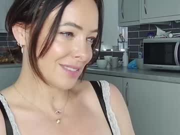 girl
        british_brin cam image #4303134