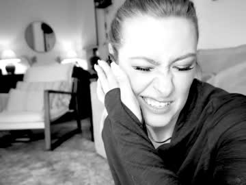 girl
        x_lily_x cam image #4207517